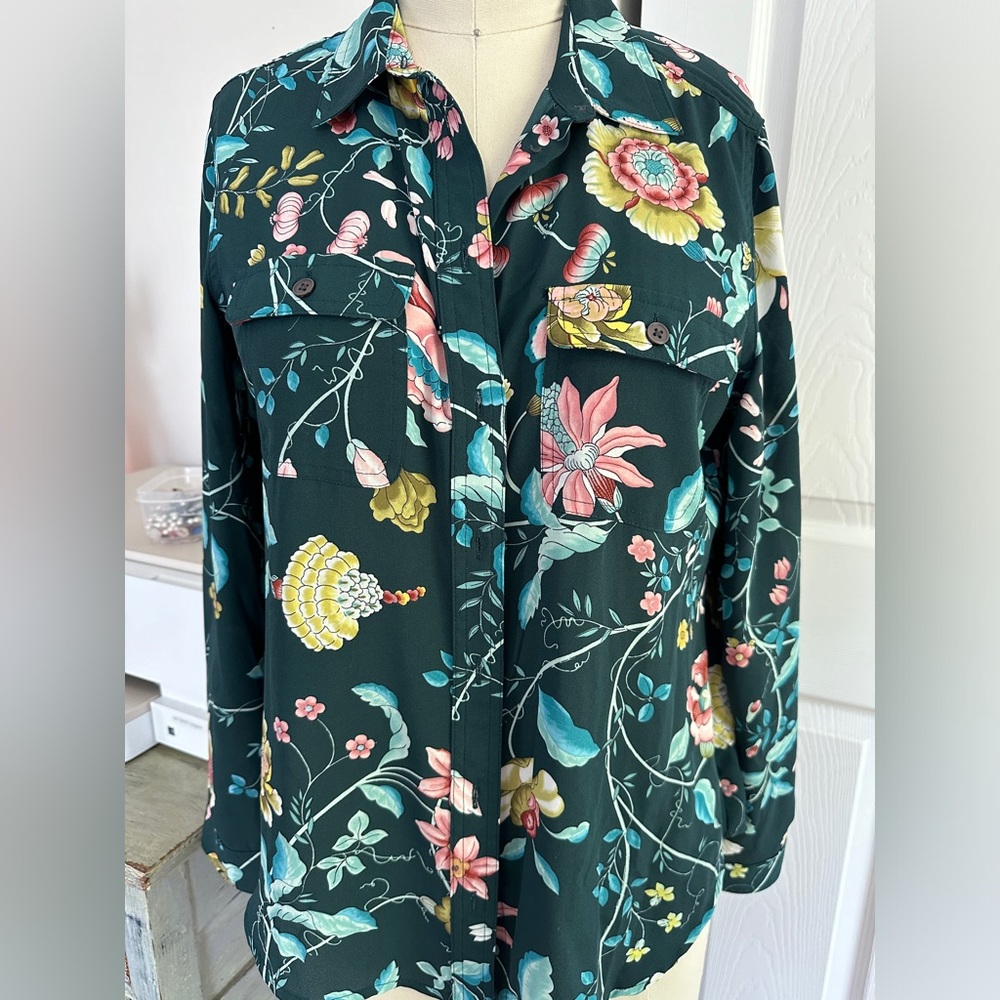 Ann Taylor Loft petite floral button down blouse - small